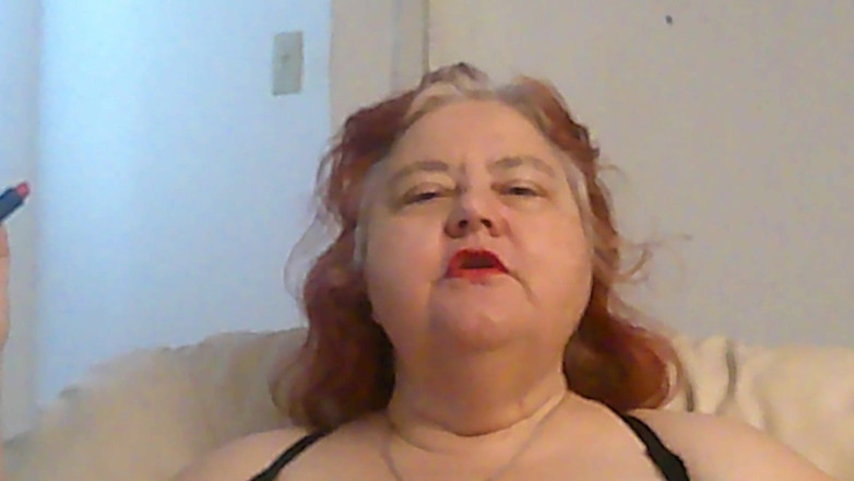 BBW nurse Vicki adventures with friends: แชทลิปสติกตัวจิ๋วแต่งตัว