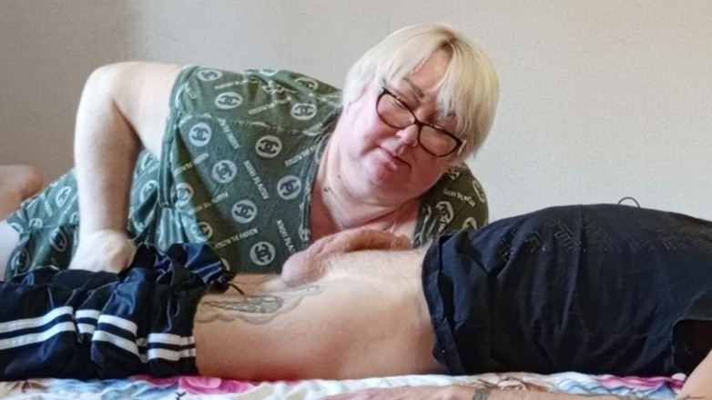 Zona901: Vecina traga hasta la última gota de semen