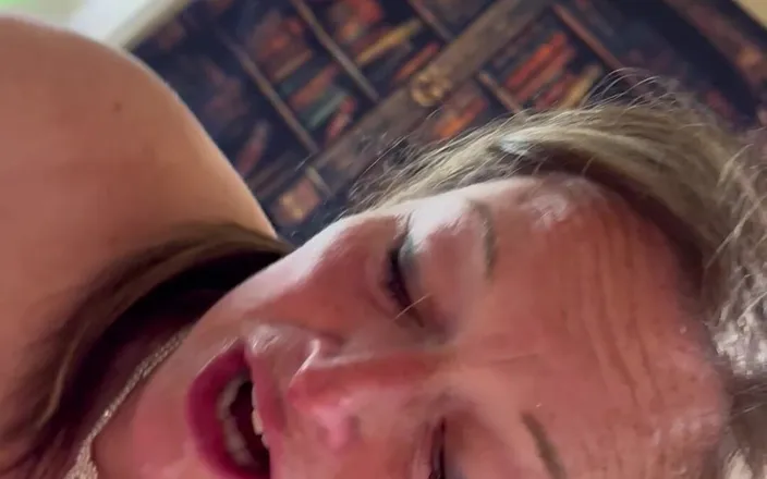 Bonewizzard69: Beautiful Bonemaiden Loves Sucking Cock and Making Her Man Cum