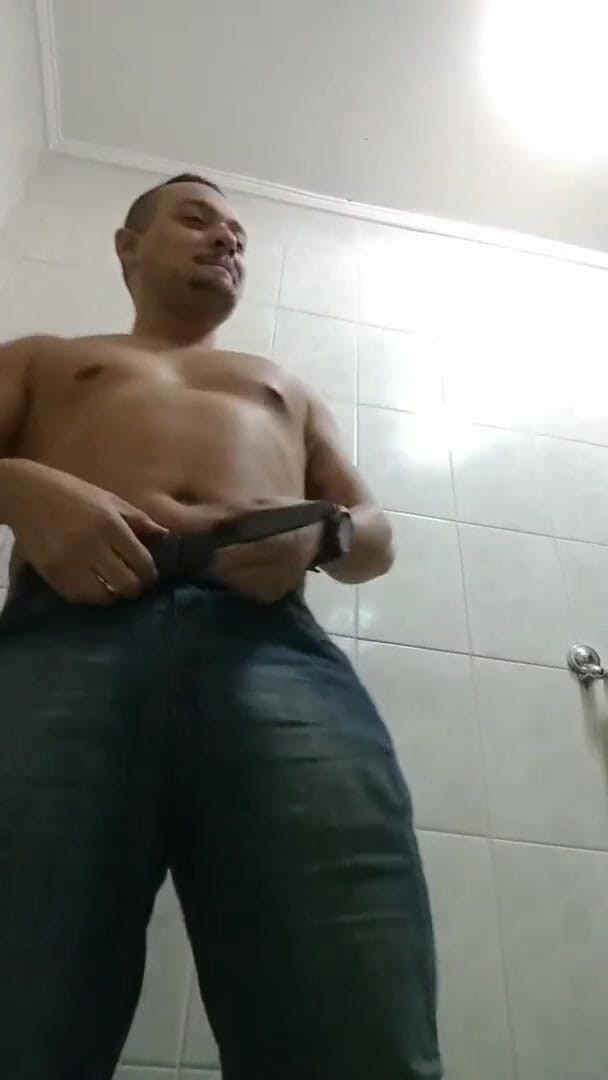 Xanvaskas: Exibicionismo no banheiro