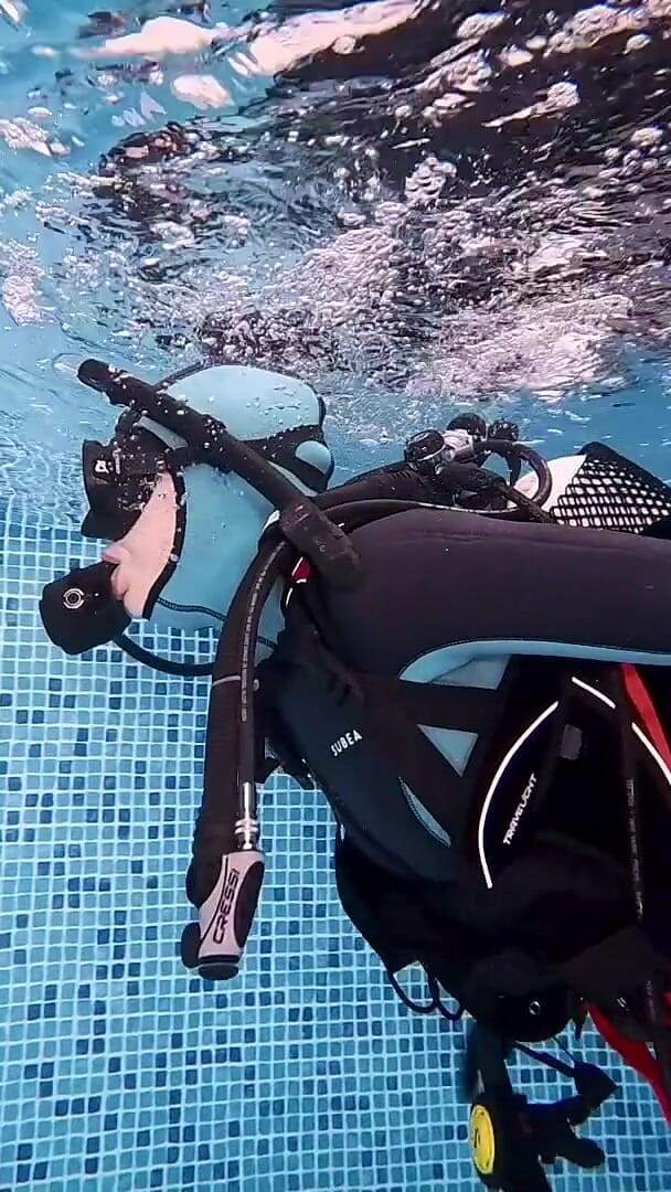 UKCuteGirl Lucy Lauren: Scuba Skills Underwater Training Session