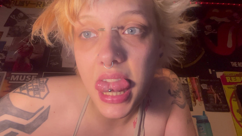 Glitterqueen1999: Gotická dívka, prohlídka úst bez make-upu! Zuby jazyka 