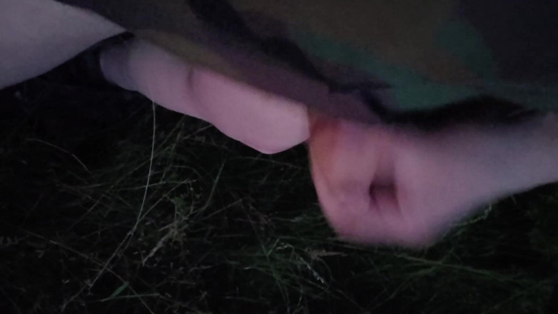 Player026: Pěkná masturbace v parku