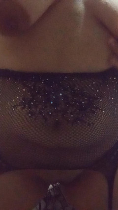 Lilix: Une pute se masturbe