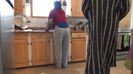 Souzan Halabi: Moroccan Wife Gets Creampie Doggystyle Quickie in the Kitchen