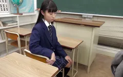 Buceta lambida japonesa adolescente é fodida e gozada