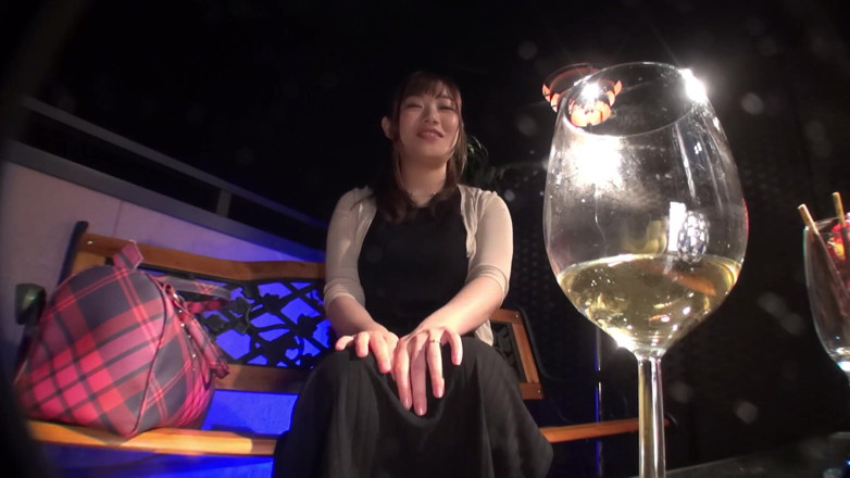 DIP Japan: Persönliche Filmdokumentation! Verrückter Sex mit einer üppigen verheirateten Frau – Ena, 32 Jahre...