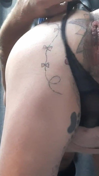 Tunnel Buttplug Stretching