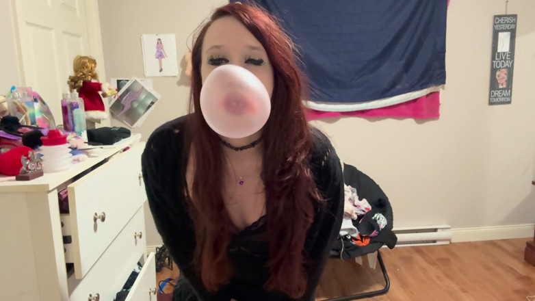 EmoDream1998: Bubbelgummi blåser