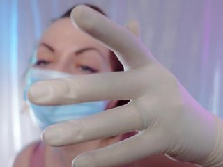 Arya Grander: Asmr met operatiehandschoenen en medisch masker - door Arya Grander