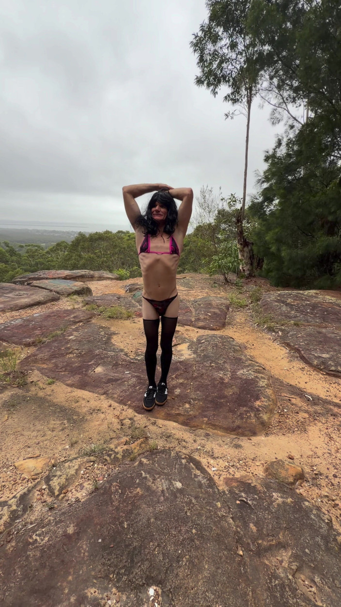 SexyT4u: Keseronokan tembus pandang di luar