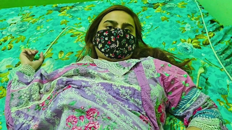 Faryal: Frumoasă iubită hindi vorbe murdare