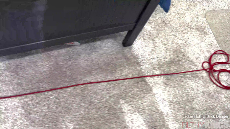 Filthy Kings: Bts nevlastní sestra stříká z análu