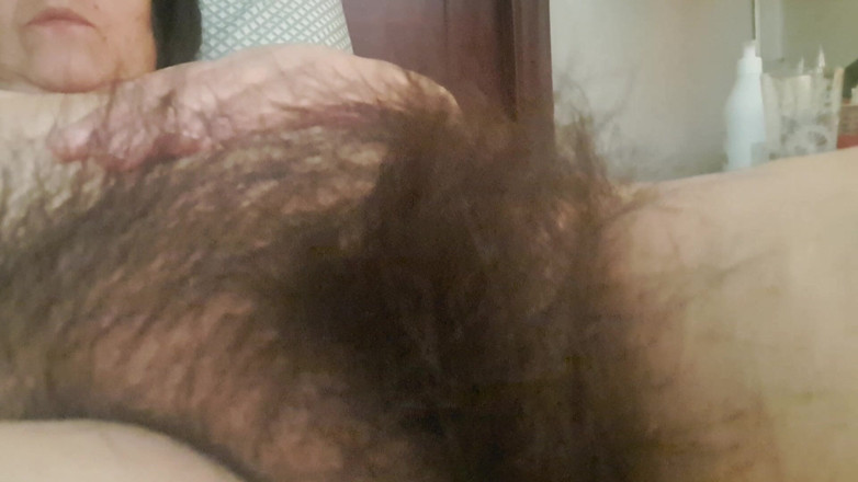 Mommy big hairy pussy: Dojrzałe, owłosione i mokre pochwy