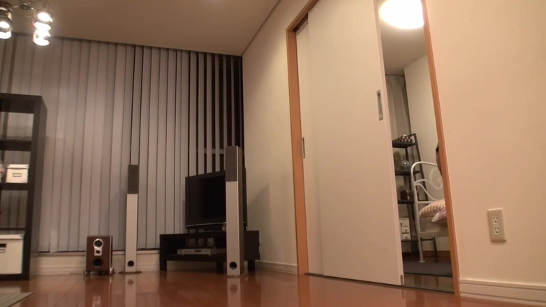 Eagle-Special: Moja przyrodnia siostra, która mieszkała sama, nagle wróciła do domu...