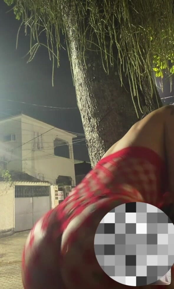 Renata Frazao: Videochamada Na Rua