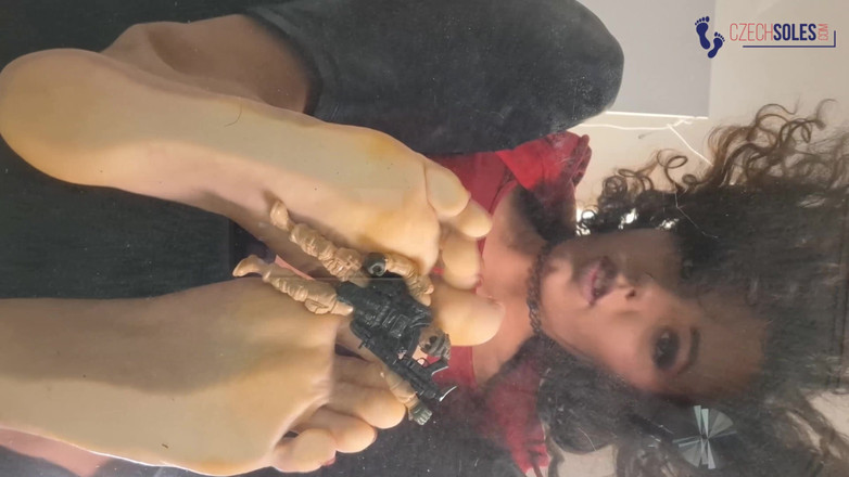 Czech Soles - foot fetish content: Nữ thần Khổng lồ giẫm đạp sàn nhà