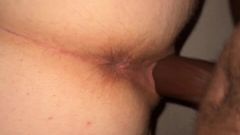 Nofaceguy09: 胖美女的阴户对继父的大黑屌来说湿透了