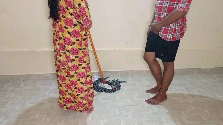 Queenrima: Makcik yang menghisap bilik itu dihisap dan mengongkek saya Desi...