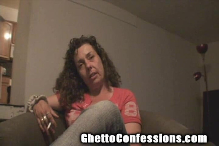 Ghetto Confessions: Грязная счастливая шлюха выебала стариков сосет хуй для нас всех!