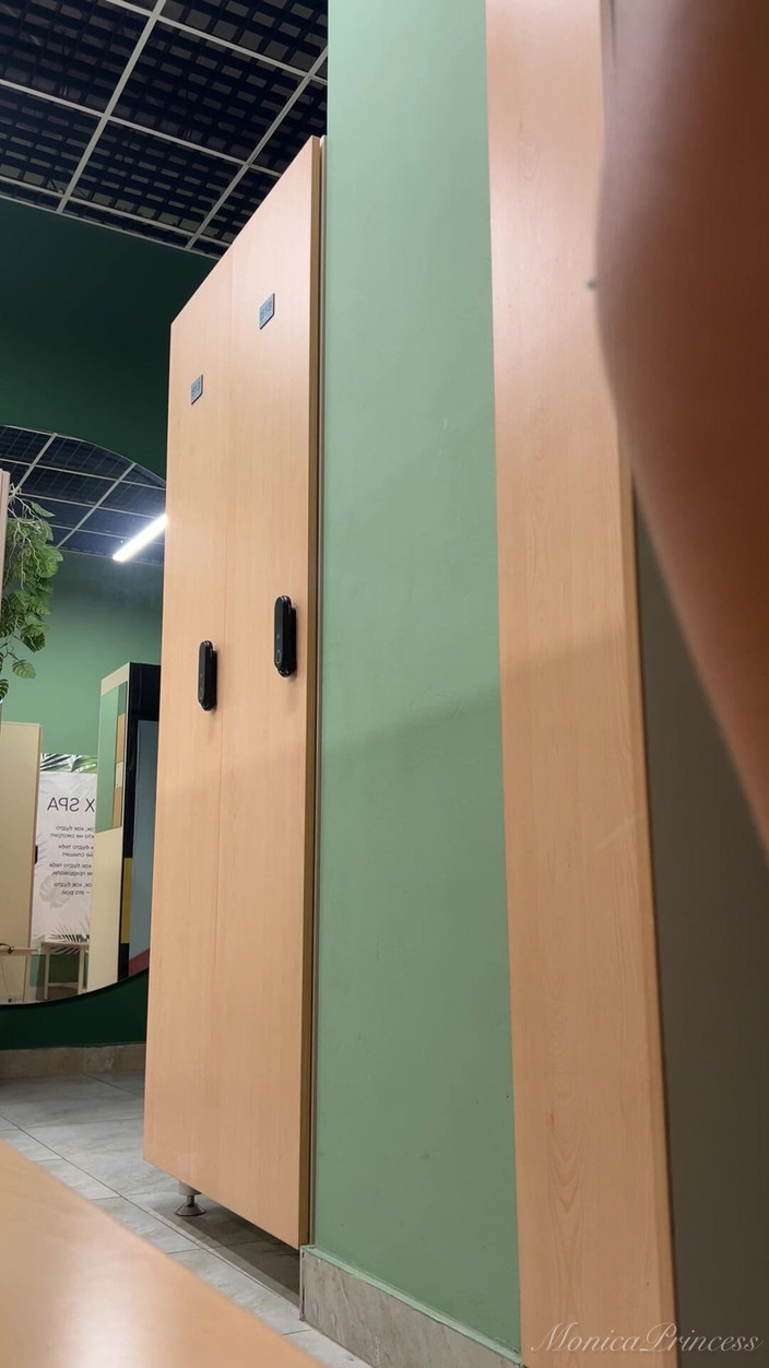 Princess Monica: Chcete ošukat svou nevlastní sestru ve veřejné šatně