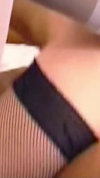 Deux femmes trans dans un trio avec une sodomie torride et sauvage