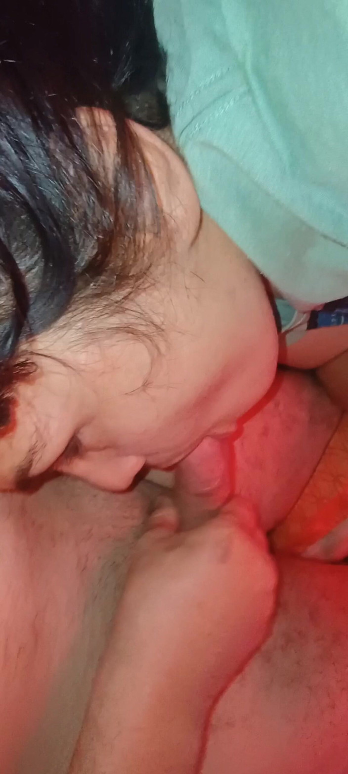 Ionut899: Nevlastní Táta Chce Šukat Můj Penis Pouze Do Krku