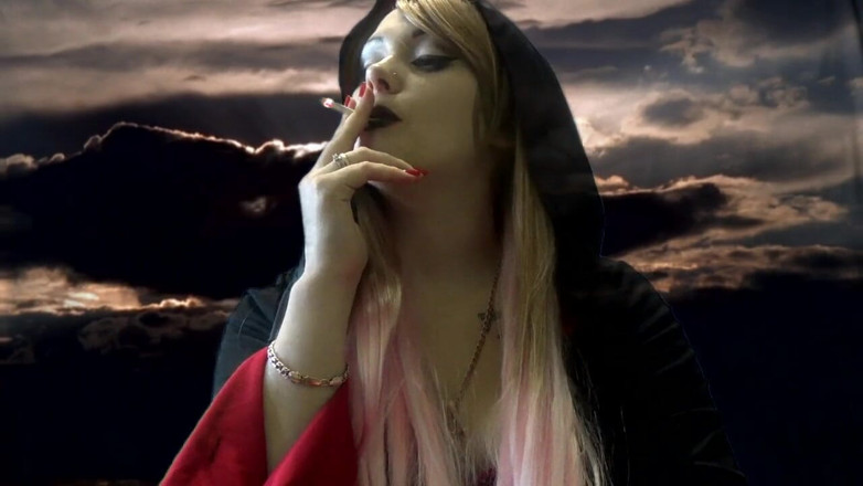 Goddess Misha Goldy: Evil giantess vampire आपके छोटे शरीर में थोड़ा और छेद करेगी