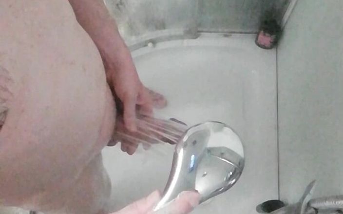 Danny Doe: Masturbazione davanti alla doccia rilassata