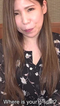 La milf casada Reiko Igarashi quiere ser una estrella porno
