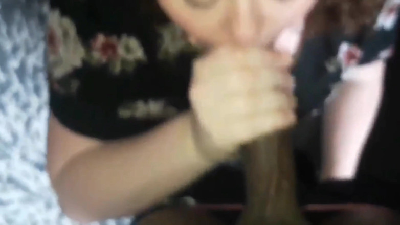 Real homemade BBW BBC porn: Na kolenou sání BBC šukání pusy