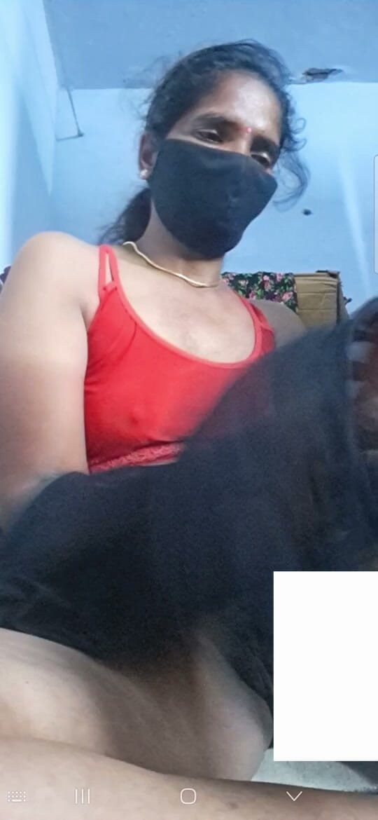 Jayaselvi: My Pussy and Pussy Hole Showing in Video Call