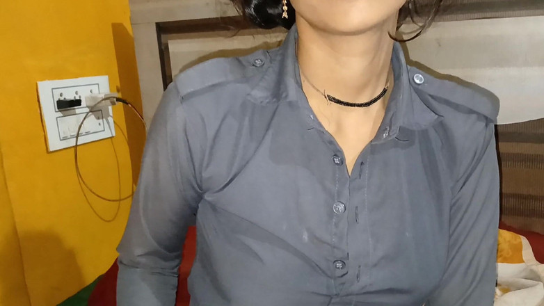seema: 老师以教自己的学生妹为借口吮吸了他嘴里的土地