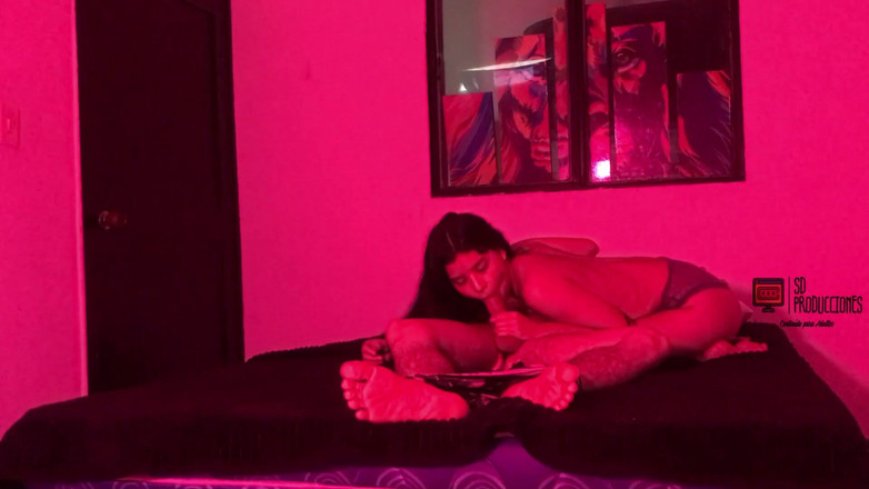 MAFELAGO: Čekám na svého nevlastního bratra v jeho pokoji, aby mu...