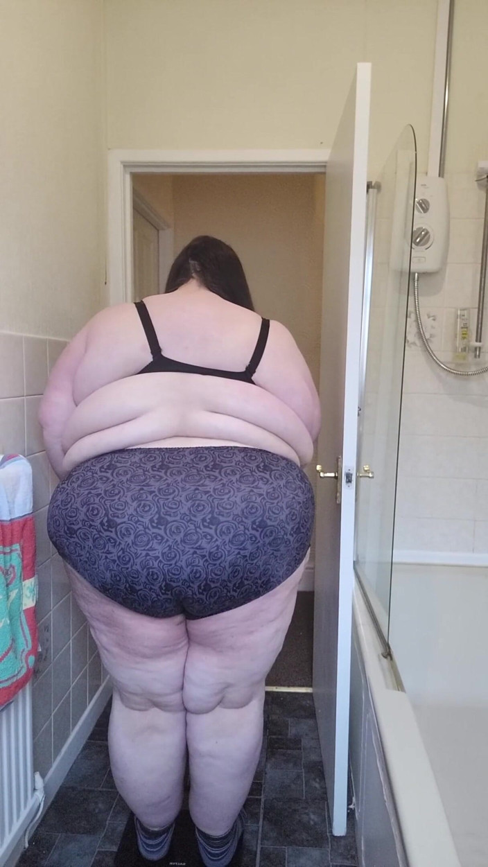 SSBBWLadyBrads: Listopada ważą w 2022 r.