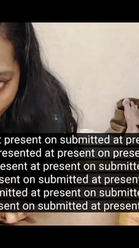 Mój sąsiad Bhabhi ssał mojego kutasa po raz pierwszy i spróbował płynu koguta w jej ustach, nie przegap tego wideo w hindi