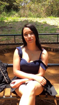 Lia Ponce sevgiliden yeni ayrıldı ve para kazanmak ve yarak emmek için zamanı kaçırmıyor