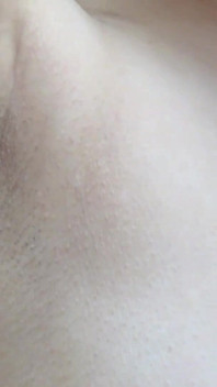 Colección desnuda para caballeros cachondos Hay algunas escenas bastante humeante de 13 chicas modernas sonrándose mientras se desnudan. Vol. 9