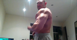 Jack stacked: Setelah gym pemujaan otot berkeringat