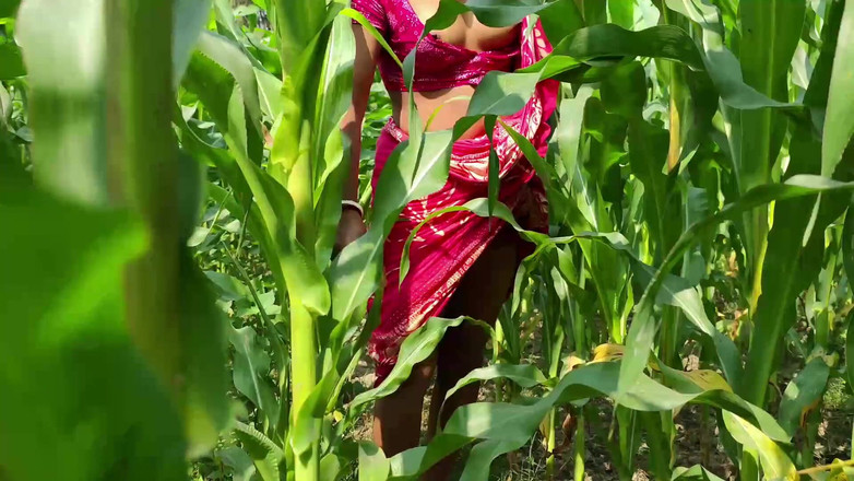 Mona sexy: Padrastro y mi esposa al aire libre