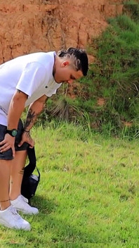 Sexe en plein air ! Une Colombienne mignonne au milieu du désert jusqu’à ce que je la fasse jouir