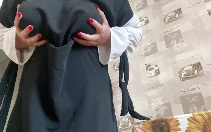 Lux Eva: Sexy Moroccan MILF in Hijab