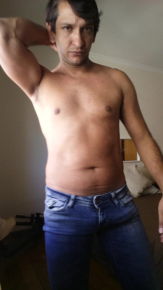 Boy top Amador: 我穿着紧身裤上街，非常饥渴