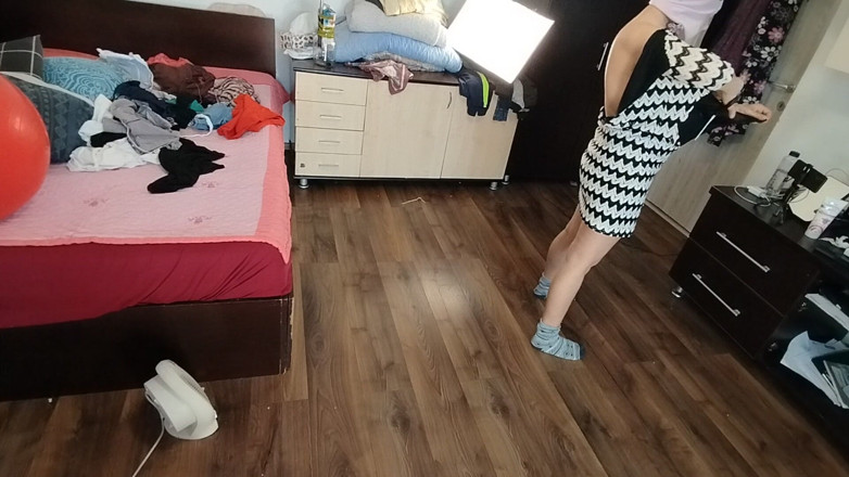 Amateur_MS: Amateur Wife Enjoys Trying on Clothes and Cutting Them