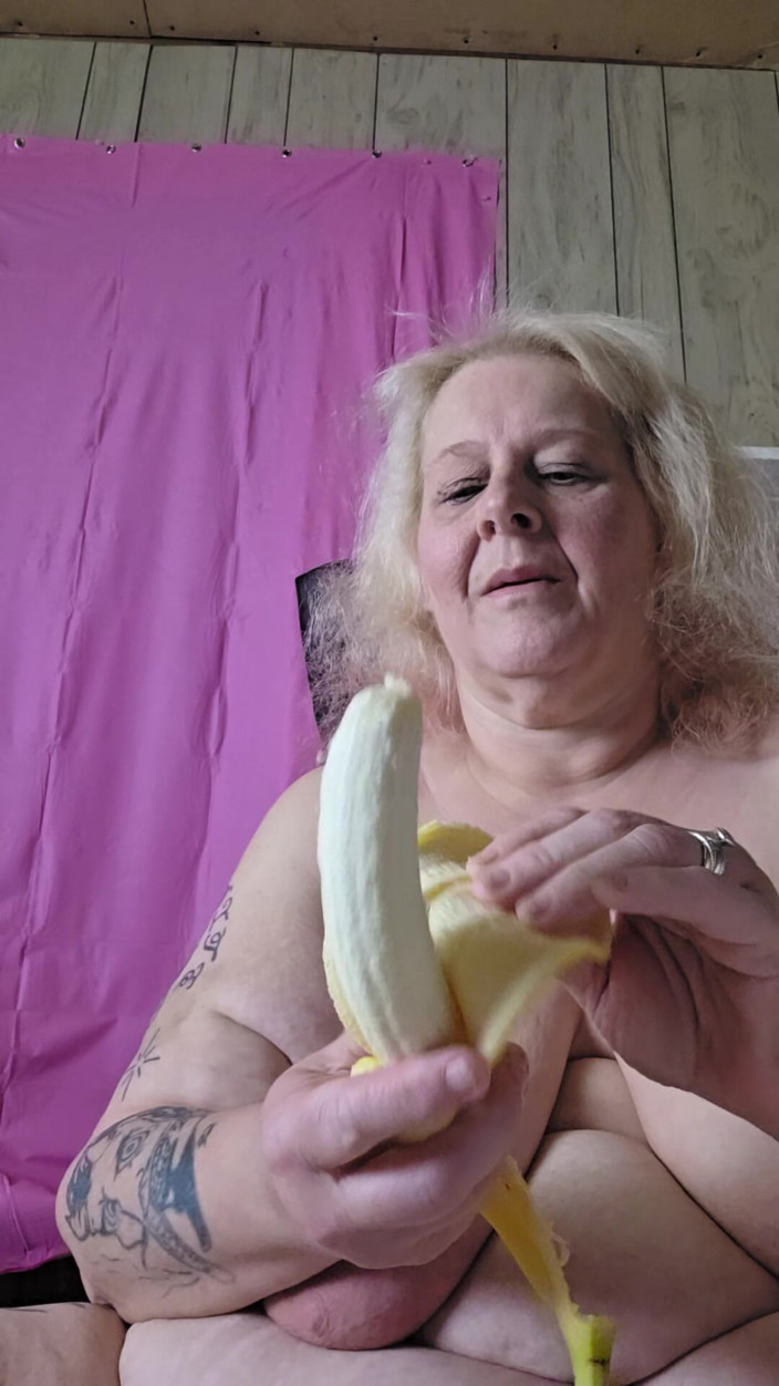 HerculesnVENUS: Banna viene succhiata e scopata
