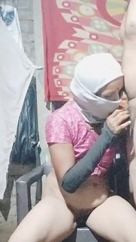 인도 스타일로 마누라와 섹스하는 남편