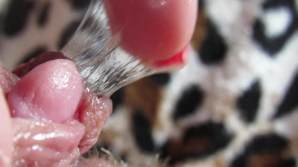 Cuteblonde666: Extreme close up on my hard clit head
