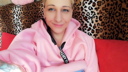 Cuteblonde666: Zum ersten mal masturbiert ich in meinem neuen zuhause, großer...