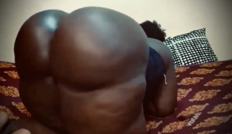 Dzaddy long strokes: SSBBW Oiled Twerk