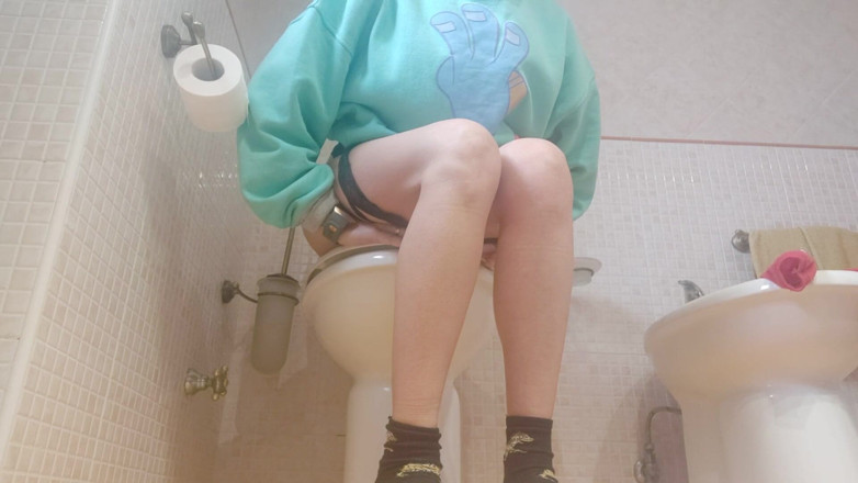savannahamatoriale: Pee and burp, a good girl shouldn't do them